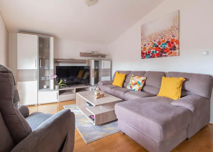 Modern Apartment Sara-Near The Beach