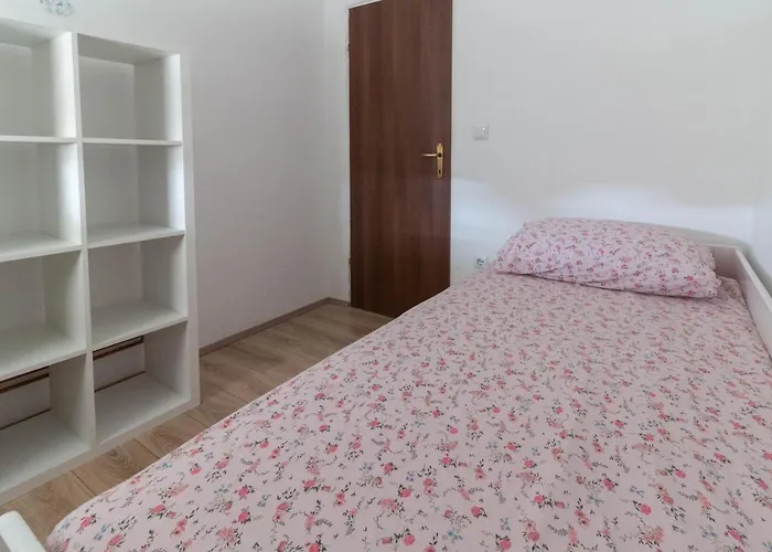 Modern Apartment Sara-Near The Beach